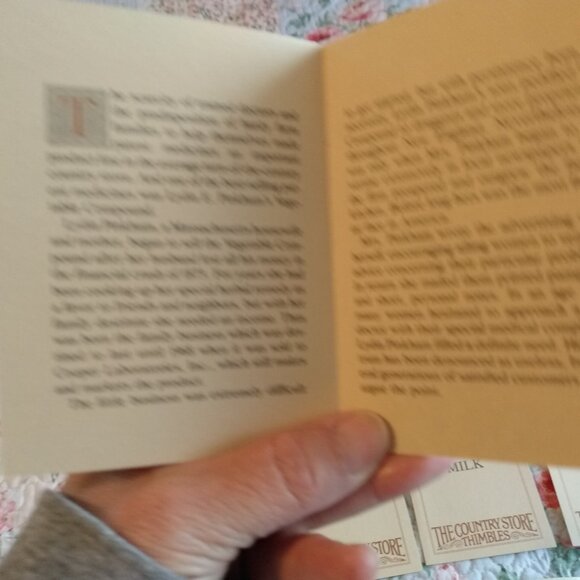 Vintage Thimbles & display shelve, with documentation. - Picture 14 of 16